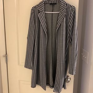 Black and white houndstooth unconstructed long jacket